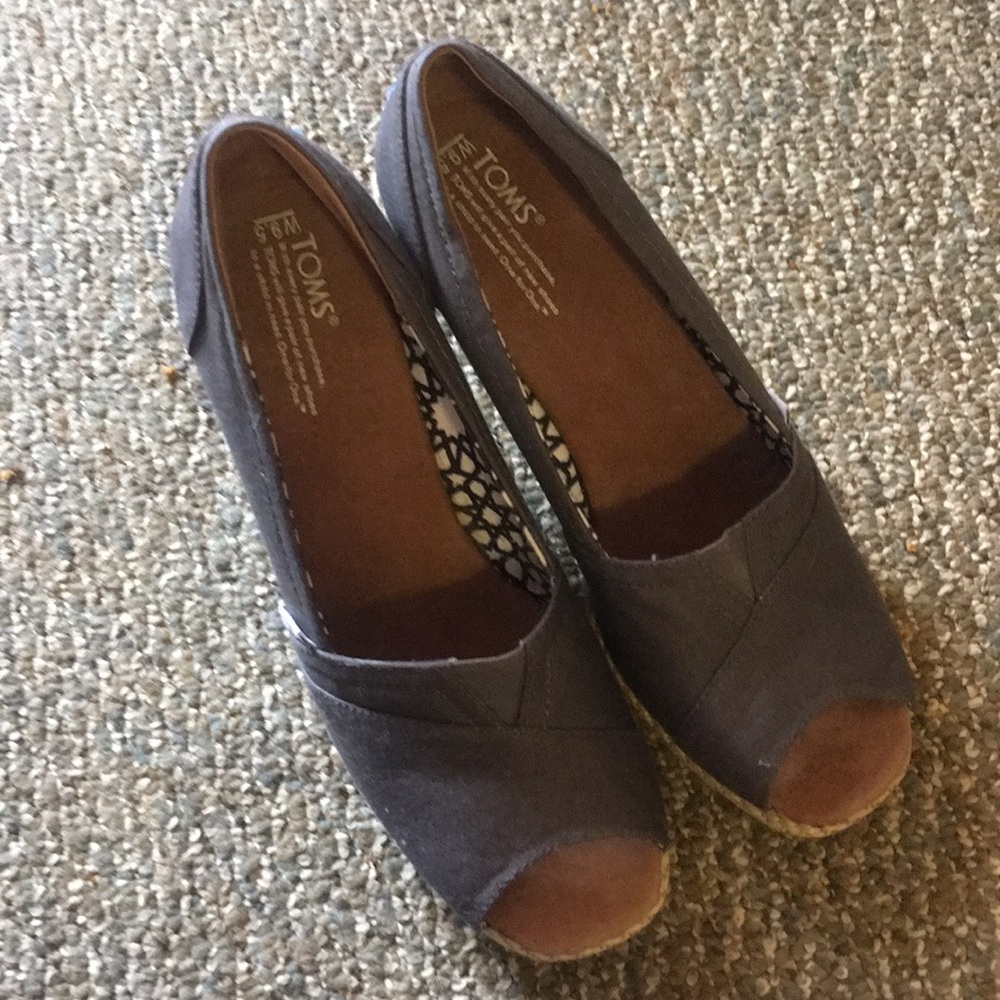 Toms wedges